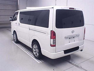 TOYOTA HIACE VAN 2021