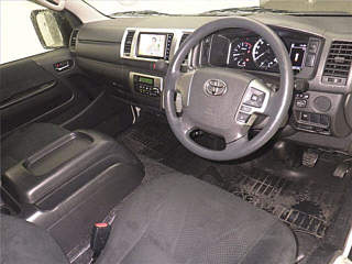 TOYOTA HIACE VAN 2021