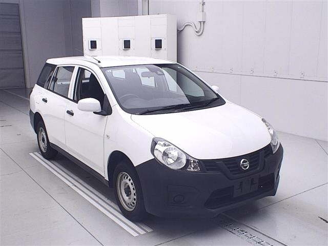 NISSAN AD 2020