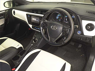 TOYOTA AURIS 2017