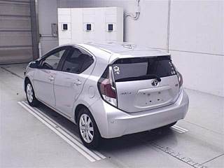 TOYOTA AQUA 2017