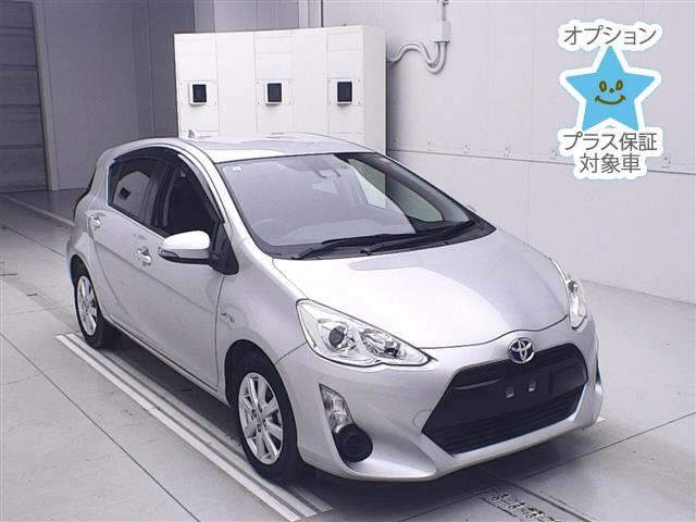 TOYOTA AQUA 2017