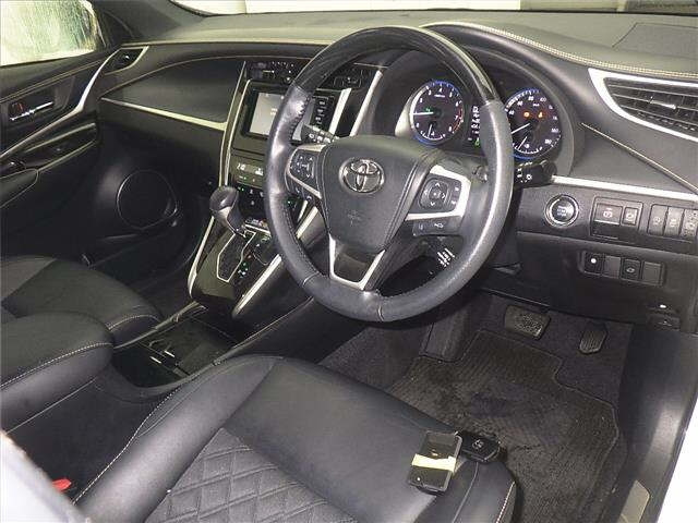 TOYOTA HARRIER 2018