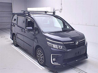 TOYOTA VOXY 2014