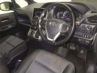 TOYOTA VOXY 2014