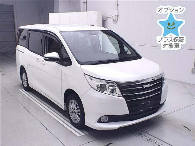 TOYOTA NOAH 2014