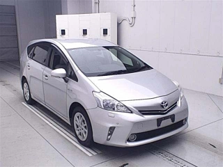 TOYOTA PRIUS ALPHA 2012