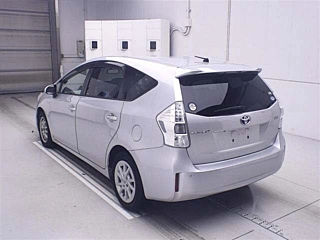 TOYOTA PRIUS ALPHA 2012