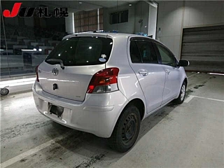 TOYOTA VITZ 2010