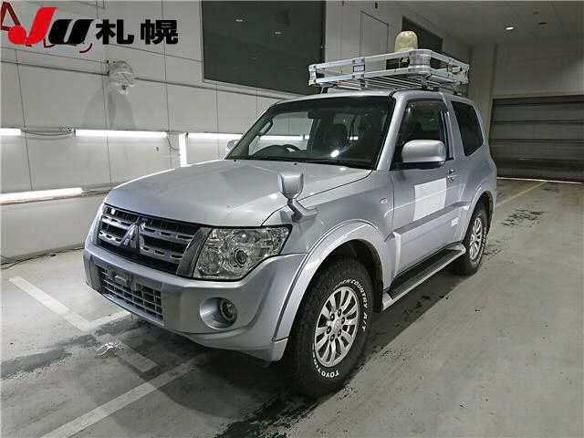 MITSUBISHI PAJERO 2012