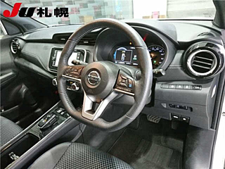 NISSAN KIX 2023