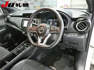 NISSAN KIX 2023