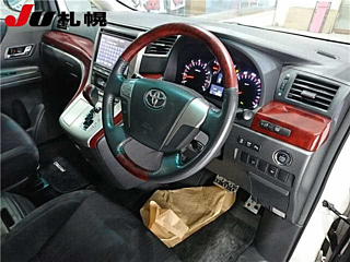 TOYOTA VELLFIRE 2008