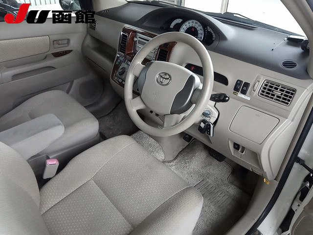 TOYOTA RAUM 2008