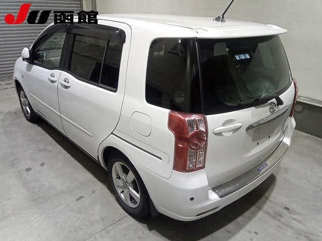 TOYOTA RAUM 2008