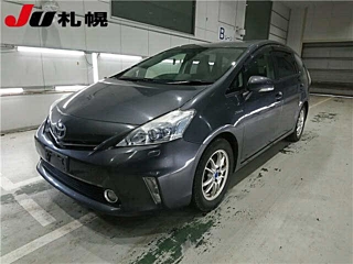 TOYOTA PRIUS ALPHA 2013