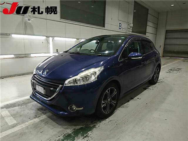 PEUGEOT 208 2015
