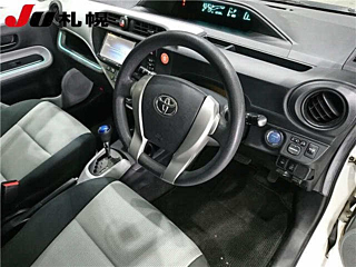 TOYOTA AQUA 2013