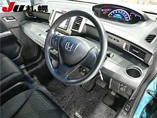 HONDA FREED 2012