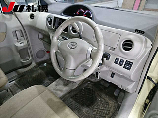 TOYOTA PORTE 2008