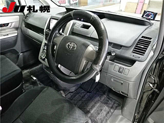 TOYOTA NOAH 2008