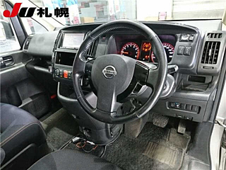 NISSAN SERENA 2011