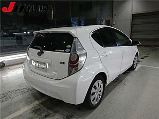 TOYOTA AQUA 2013