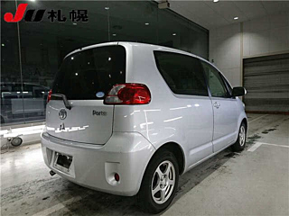 TOYOTA PORTE 2010
