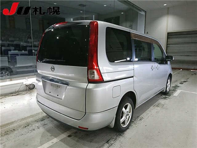 NISSAN SERENA 2010