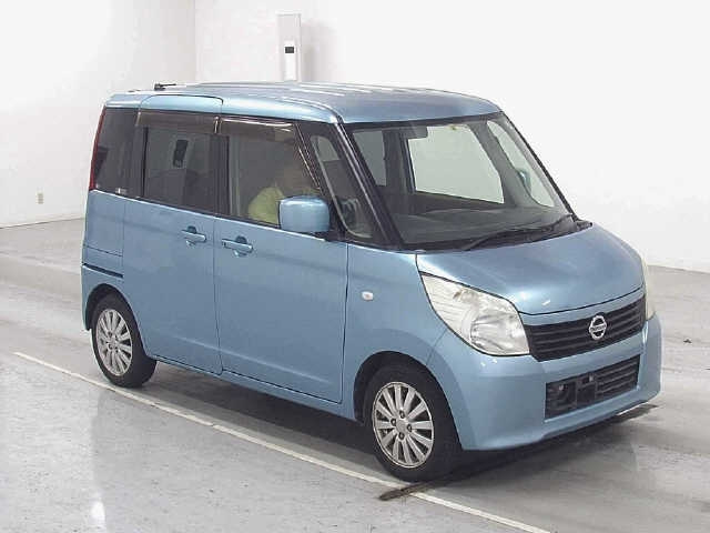 NISSAN ROOX 2012