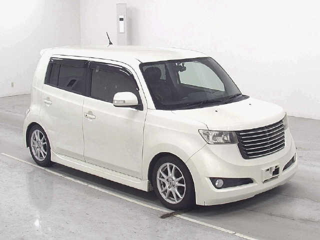 TOYOTA BB 2011
