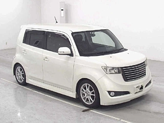 TOYOTA BB 2011