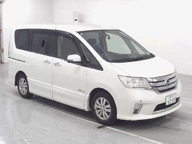 NISSAN SERENA 2013