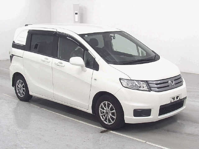 HONDA FREED 2010