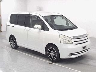 TOYOTA NOAH 2008