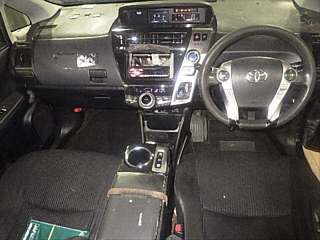 TOYOTA PRIUS ALPHA 2015