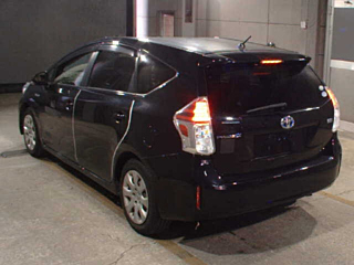 TOYOTA PRIUS ALPHA 2015