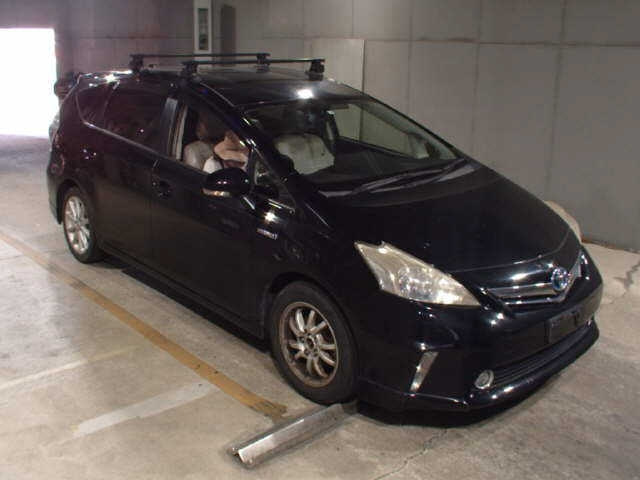 TOYOTA PRIUS ALPHA 2012