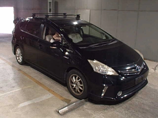 TOYOTA PRIUS ALPHA 2012