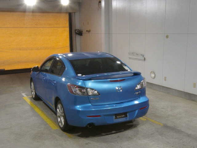 MAZDA AXELA 2010