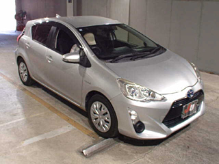 TOYOTA AQUA 2015