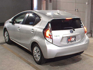 TOYOTA AQUA 2015