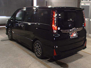 TOYOTA NOAH 2017