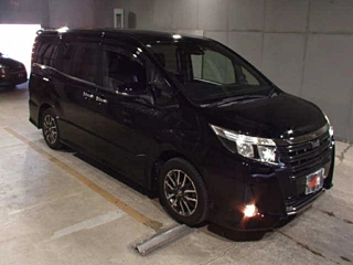 TOYOTA NOAH 2017