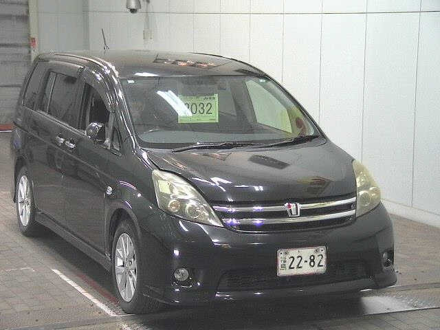 TOYOTA ISIS 2010
