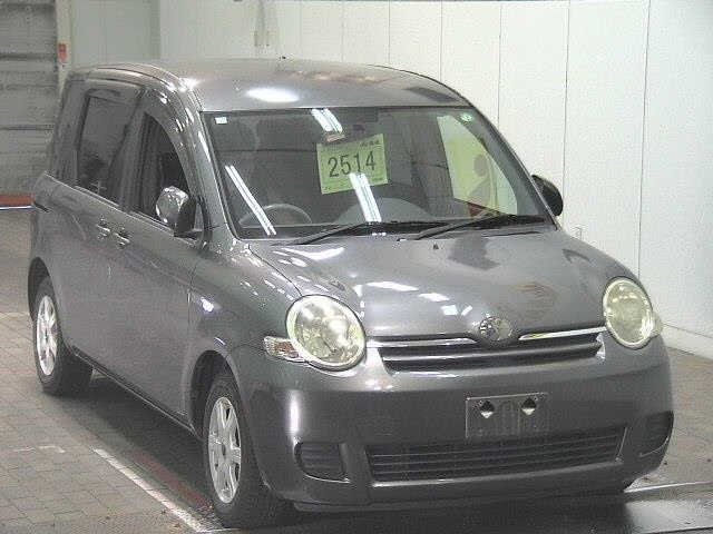 TOYOTA SIENTA 2010