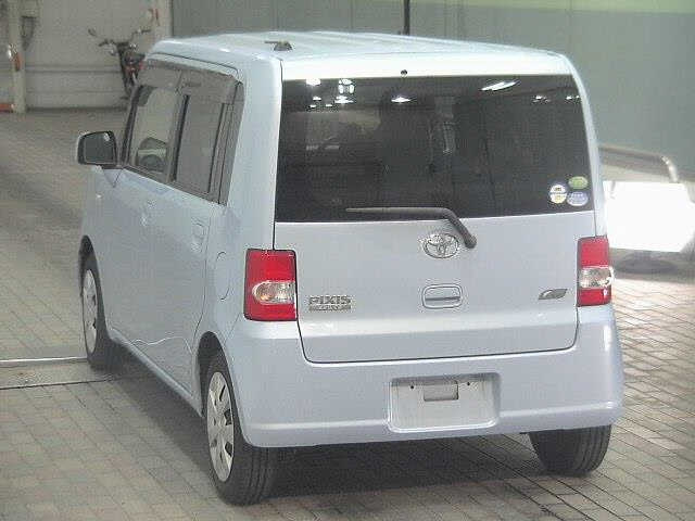 TOYOTA PIXIS SPACE 2016