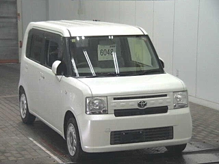 TOYOTA PIXIS SPACE 2016