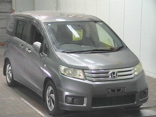 HONDA FREED 2010