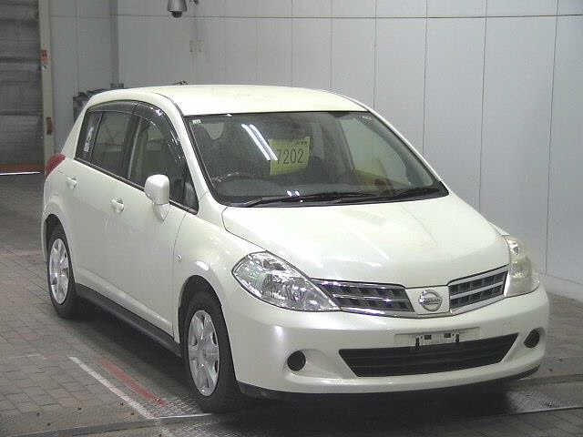 NISSAN TIIDA 2010